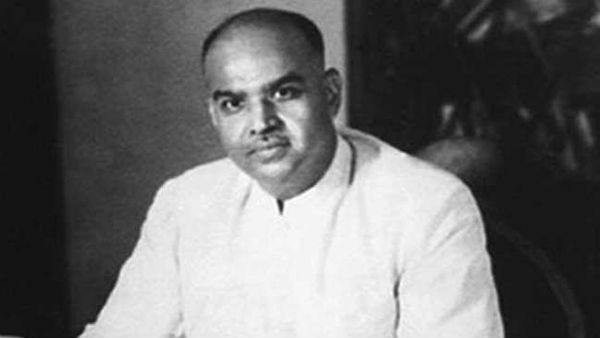 నెహ్రూ విధానాలతో విసిగిపోయి జనసంఘ్ ఏర్పాటు