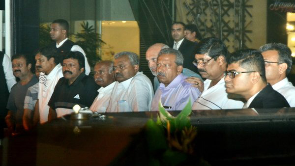 రెబల్ ఎమ్మెల్యేల పరిస్థితి ?