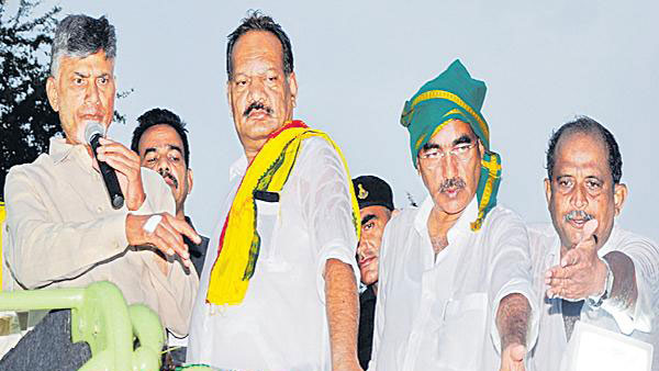 హీటెక్కుతున్న వరద రాజకీయం..