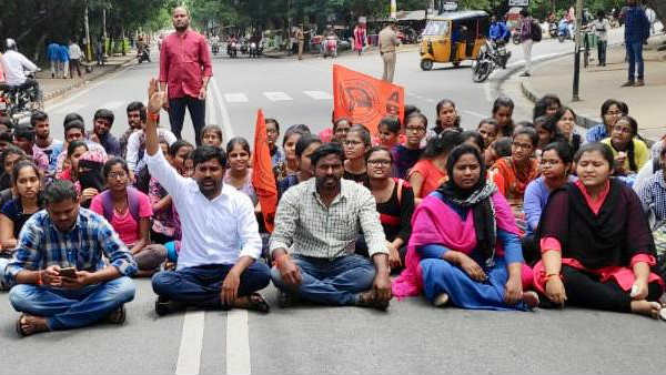 osmania university girl students protest against unknown person entry osmania university girl students protest against unknown person entry