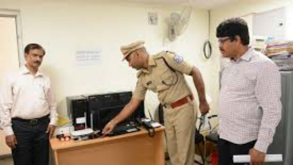 షోరూమ్ యజమానులుగా బిల్డప్.. అనుమానం రాకుండా..!