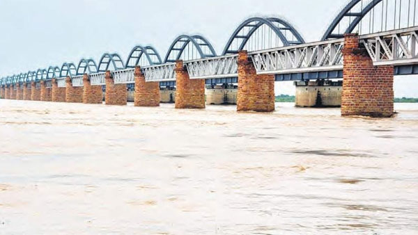 RTGS again warned Godavari floods..heavy rain fall in ap Vishakha Weather Center said RTGS again warned Godavari floods..heavy rain fall in ap Vishakha Weather Center said