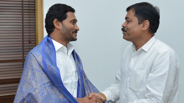 రాజధాని రాష్ట్ర ప్రభుత్వం అంశం..