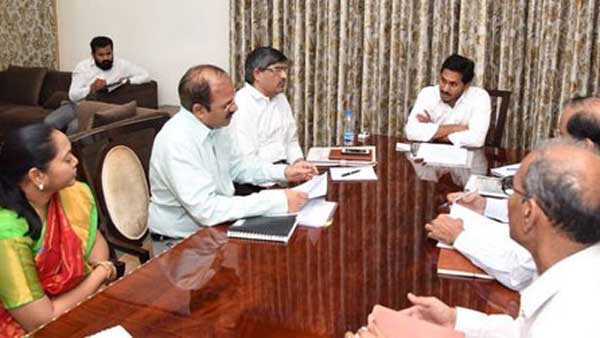 we will help godavari flood people : ap cm jagan we will help godavari flood people : ap cm jagan