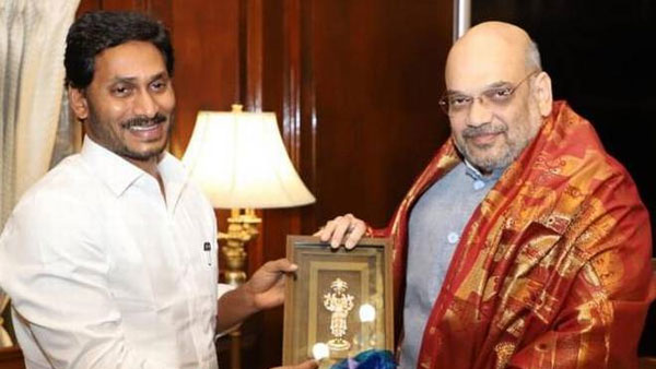 ప్రత్యేక హోదా సాధిస్తారనే జగన్ కు పట్టం కట్టిన ఏపీ ప్రజలు