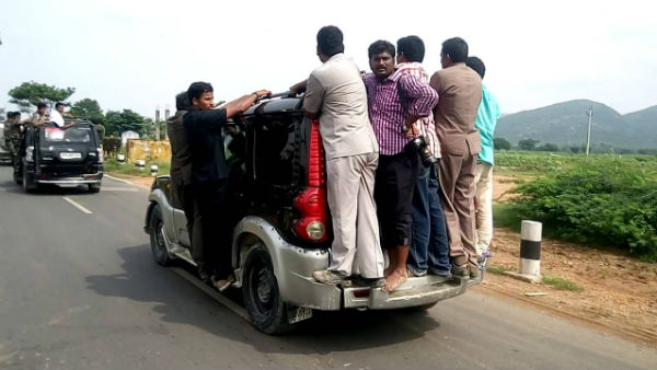 ఎర్రబాలెం గ్రామంలో రోడ్డెక్కిన రాజధాని రైతులు .. పార్టీలకు అతీతంగా రైతులకు నాయకుల మద్దతు