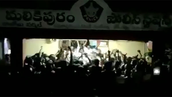 East Godavari Police registered a case against Jana Sena Party MLA Rapaka Vara Prasad, who went absconding East Godavari Police registered a case against Jana Sena Party MLA Rapaka Vara Prasad, who went absconding