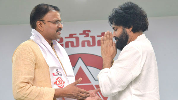మాజీ జేడీ జనసేనలో చేరింది ఆయన సిఫార్సు తోనే అన్న గాజువాక ఎమ్మెల్యే తిప్పల నాగిరెడ్డి