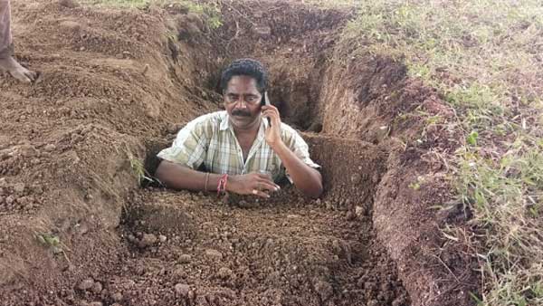 జర్నలిస్ట్ భూమి మాయం.. రికార్డులు తారుమారు..!