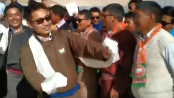 ladakh mp jamyang tsering namgyal dance in independence day celebrations ladakh mp jamyang tsering namgyal dance in independence day celebrations