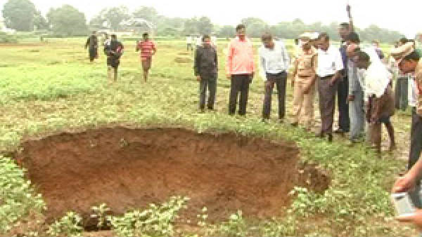 భూమి డొల్ల.. అందుకే ఇలా