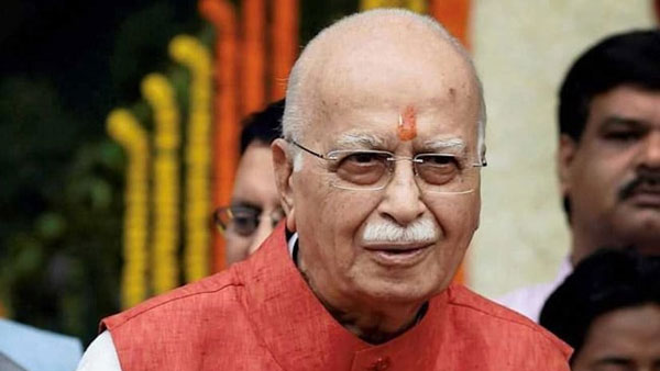 మోడీ, అమిత్ షాలను అభినందించిన అద్వాని