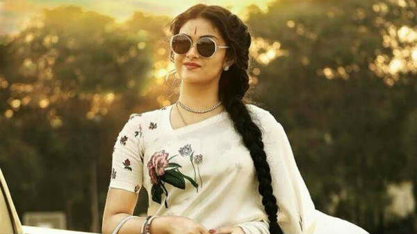 క్లిష్టమైన క్యారెక్టర్ లో జీవించిన కీర్తి..