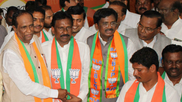 కరడుగట్టిన కాంగ్రెస్వాది కాకా.. వివేక్ కూడా చాలాకాలంగా..!