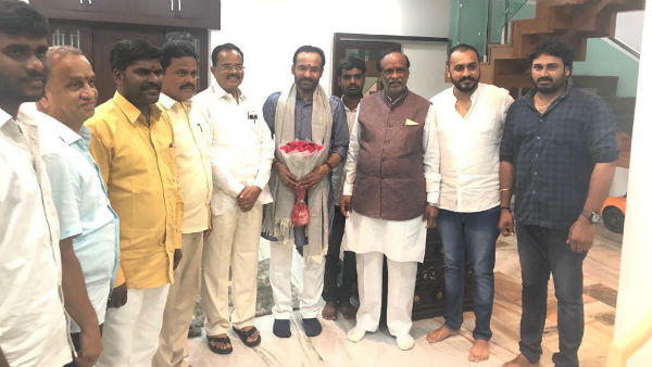 విద్యార్థి దశ నుంచే పాలిటిక్స్..!