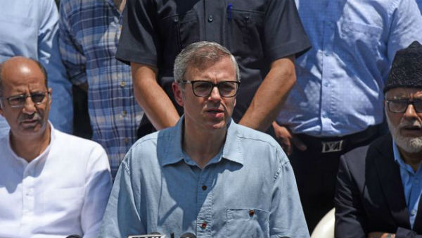Omar Abdullah Moves SC On President Order On Kashmir..! Omar Abdullah Moves SC On President Order On Kashmir..!