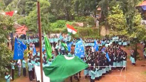 Students arrested for waving Pakistan flag in Kerala Students arrested for waving Pakistan flag in Kerala