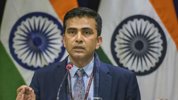 India warns Pak, says behave just like neighbour India warns Pak, says behave just like neighbour
