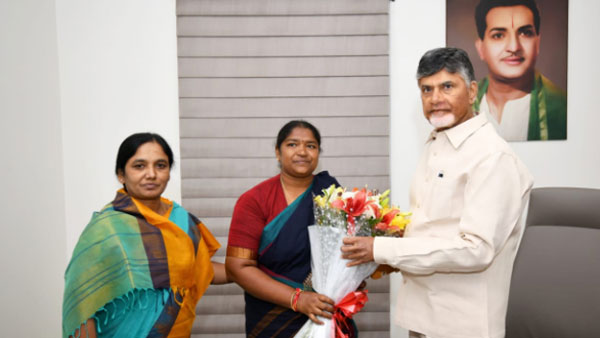 సీతక్క .. స్టైలే వేరు