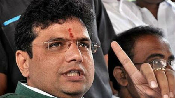 ఒకే స్టేజీ.. ఇద్దరు నేతలు.. అంతా టెన్షన్ టెన్షన్..!