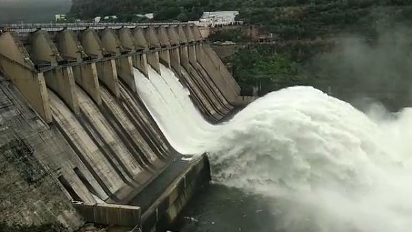 srisailam project four gates lifted ministers special pujas to krishnamma srisailam project four gates lifted ministers special pujas to krishnamma
