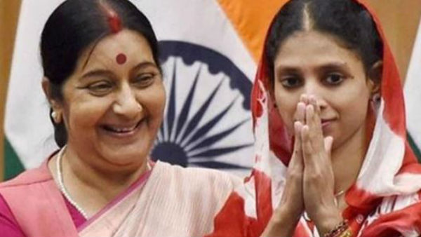 Geeta pays tribute sushma in sign language Geeta pays tribute sushma in sign language