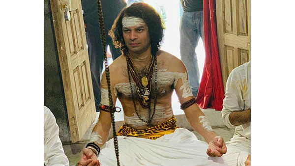 గంజాయి సేవించి గాగ్రా ఛోళీ ధరించేవాడట