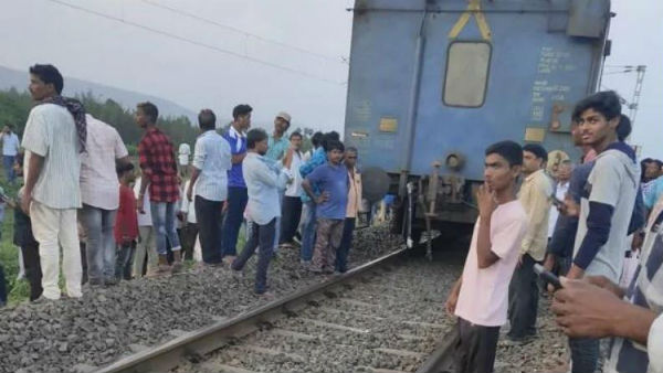 Visakha express engine runs for 10 km leaving coaches behind Visakha express engine runs for 10 km leaving coaches behind