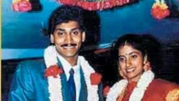YS Sharmila greeted her brother Jagan and Bharathi on their wedding anniversary. Now this tweet became viral YS Sharmila greeted her brother Jagan and Bharathi on their wedding anniversary. Now this tweet became viral