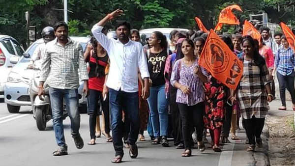 osmania university girl students protest against unknown person entry osmania university girl students protest against unknown person entry