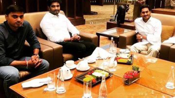 Chief Minister of Andhra Pradesh YS Jagan was land in Dubai Airport on his journey to wards USA Chief Minister of Andhra Pradesh YS Jagan was land in Dubai Airport on his journey to wards USA