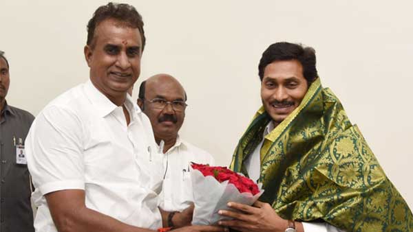 On Request of Tamilanadu Ministers Cm Jagan respond positively ordered supply drinking water for Chennai On Request of Tamilanadu Ministers Cm Jagan respond positively ordered supply drinking water for Chennai