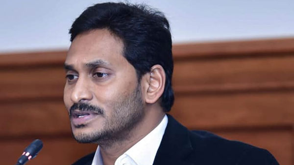 సూటు బూటు వేసుకుని సొంత పనుల కోసం అమెరికాలో పర్యటించడానికా ప్రజలు అధికారం ఇచ్చిందన్న ఉమా