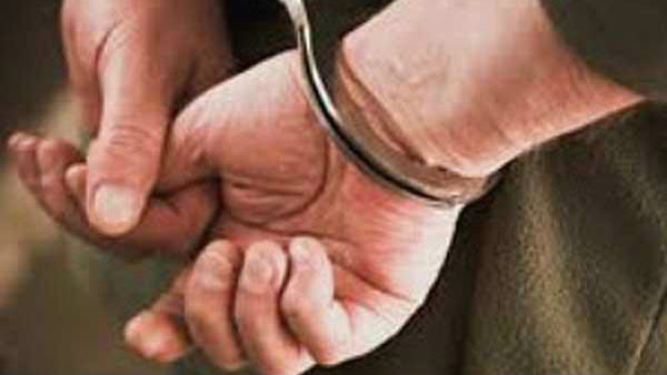 క్రిమినల్ను తాపిగా తీసుకెళ్లిన గ్యాంగ్