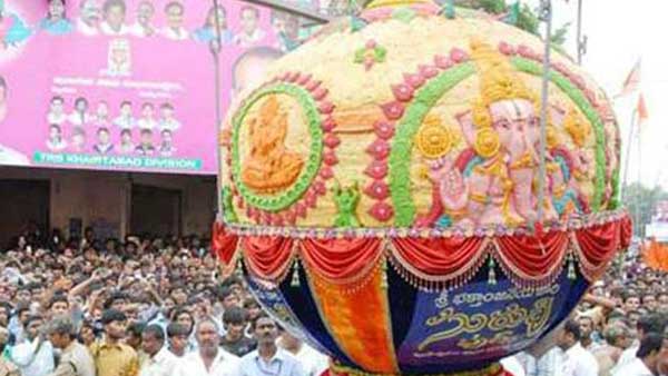 18 ఏళ్ల తర్వాత స్థానికేతరులు.. 2012లో తొలిసారిగా