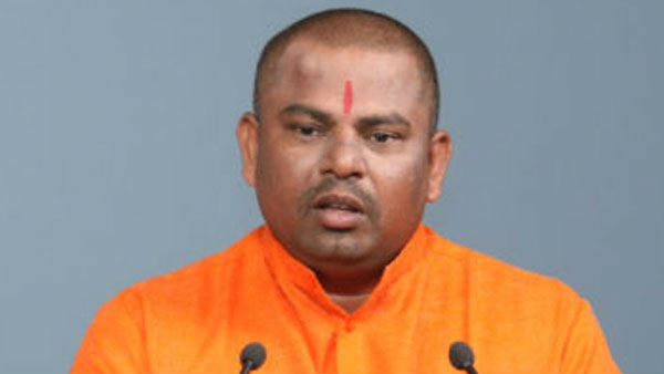 త్వరలో టీఆర్ఎస్ ఇరకాటంలో పెట్టేలా కార్యాచరణ రూపొందిస్తున్న బీజేపీ