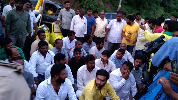 పోలీసులకు ఫిర్యాదు చేసిన టీడీపీ .. నేడు బాధితులతో కలిసి ఛలో ఆత్మకూరు