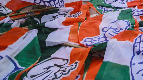 కాంగ్రెస్ హై కమాండ్ కు డబ్బులు ?