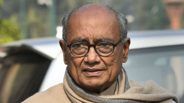 కాషాయ వస్త్రాలు ధరించి ..