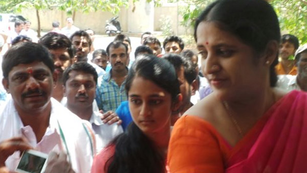 ఐశ్వర్యను గంటల పాటు ప్రశ్నించిన ఈడీ