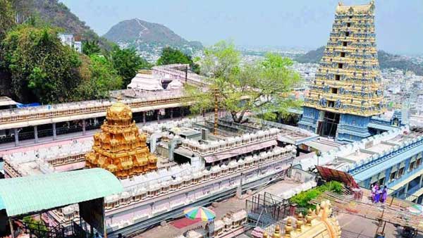 Gas leakage in Vijayawada Kanaka Durgamma temples kitchen, workers are safe Gas leakage in Vijayawada Kanaka Durgamma temples kitchen, workers are safe