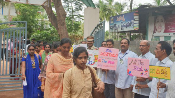 అభ్యర్థులు సకాలంలో పరీక్షా కేంద్రాలకు