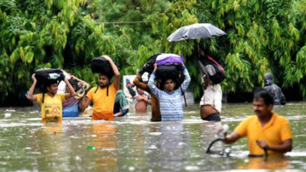 ఆస్పత్రులు, పాఠశాల్లోకి నీరు..