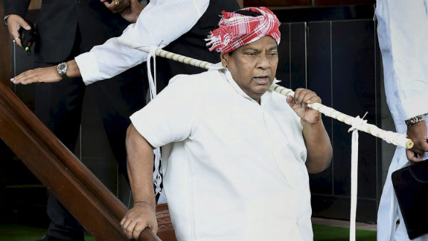 Former MP Naramalli Sivaprasad is not dead..Family members trying to stop the false news..!! Former MP Naramalli Sivaprasad is not dead..Family members trying to stop the false news..!!