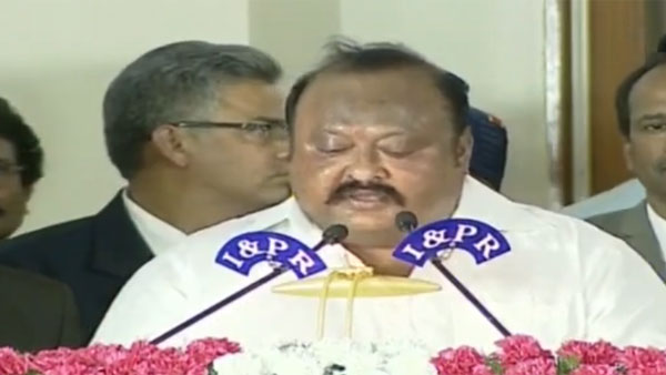 కరీంనగర్ ఇలాకాలో కారు జోరుకు కమలం బ్రేకులు