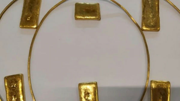 gold wire in bra.. gold bars in luggage... gold wire in bra.. gold bars in luggage...
