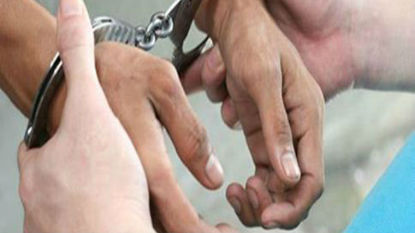 పోలీసులకు పట్టించిన భార్య