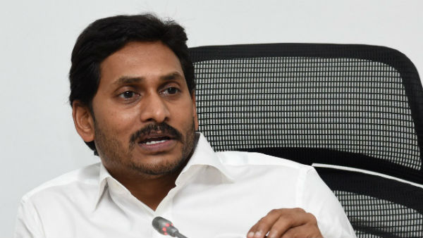 తెలంగాణ ప్రభుత్వంలో ఏపీ వాసులకు స్థానం లేదు.. కానీ ఏపీలో ప్రత్యేకమైన స్థానం