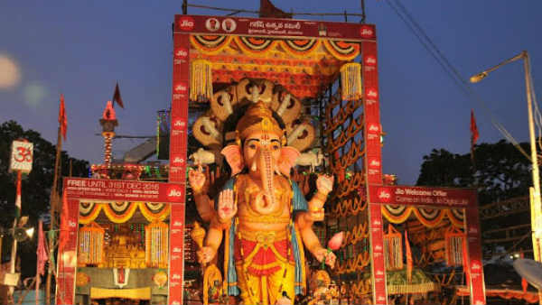 Khairatabad Mahaganapathi received his first puja by Governor Narasimhan family Khairatabad Mahaganapathi received his first puja by Governor Narasimhan family