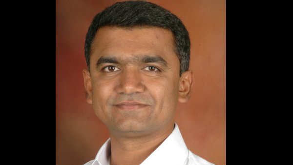 చిక్కుల్లో నేతలు, కాంట్రాక్టర్లు